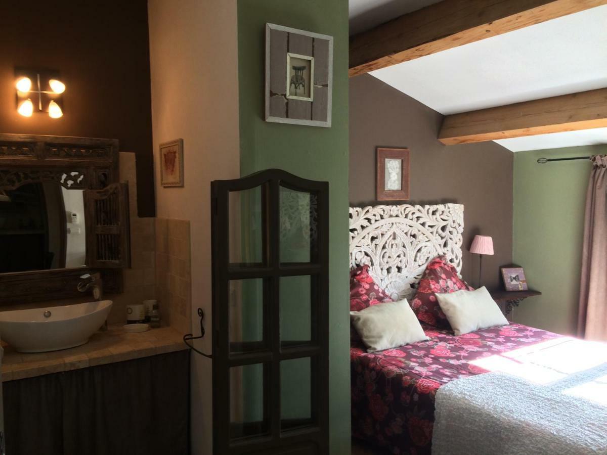 Hotel Terre De Boheme Vestric-et-Candiac Zewnętrze zdjęcie
